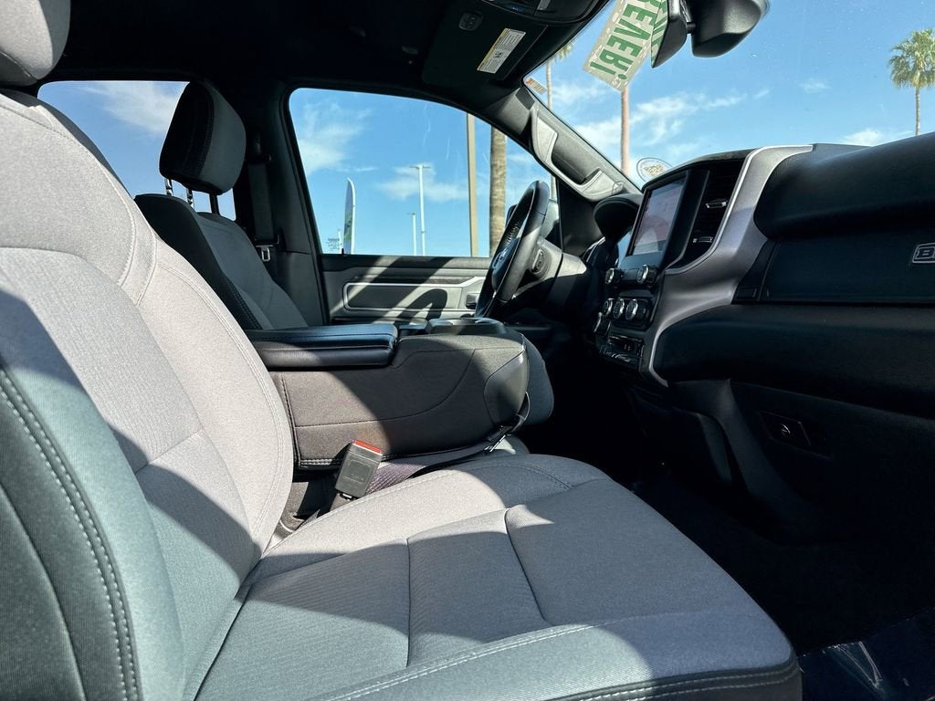 2022 RAM 1500 Big Horn Quad Cab 4x2 6'4" Box