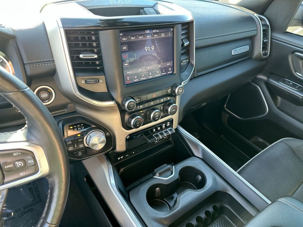 2019 RAM 1500 Laramie Crew Cab 4x4 5'7" Box