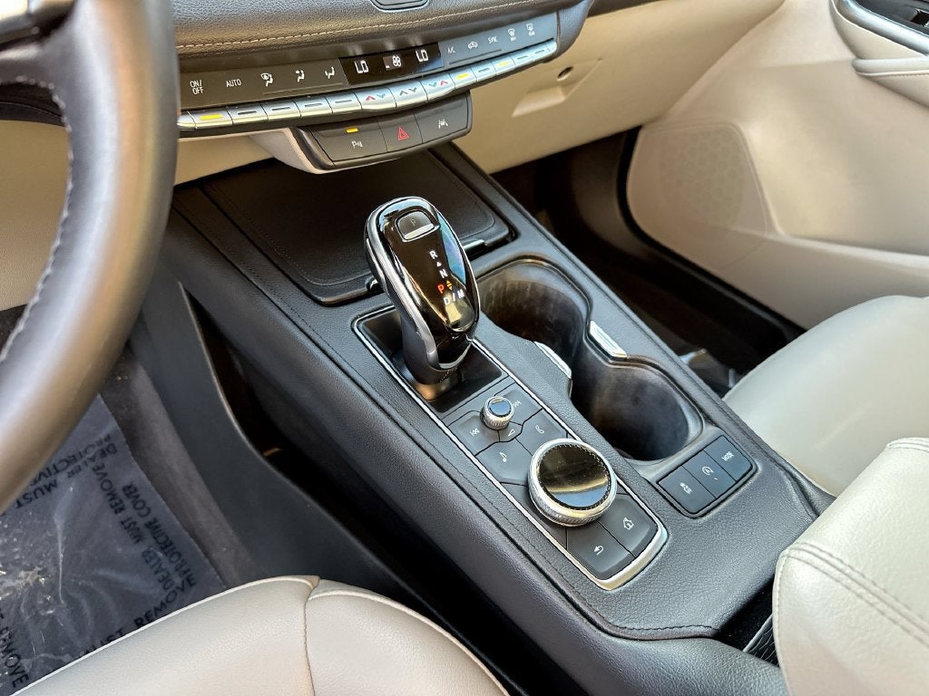 2022 Cadillac XT4 FWD Luxury