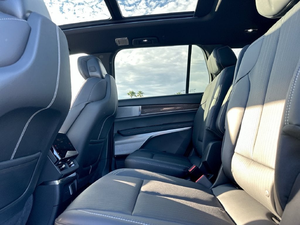 2027 Cadillac VISTIQ Luxury