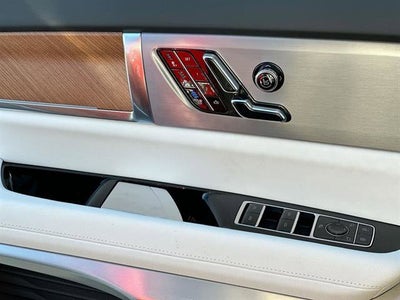 2026 Cadillac VISTIQ Luxury