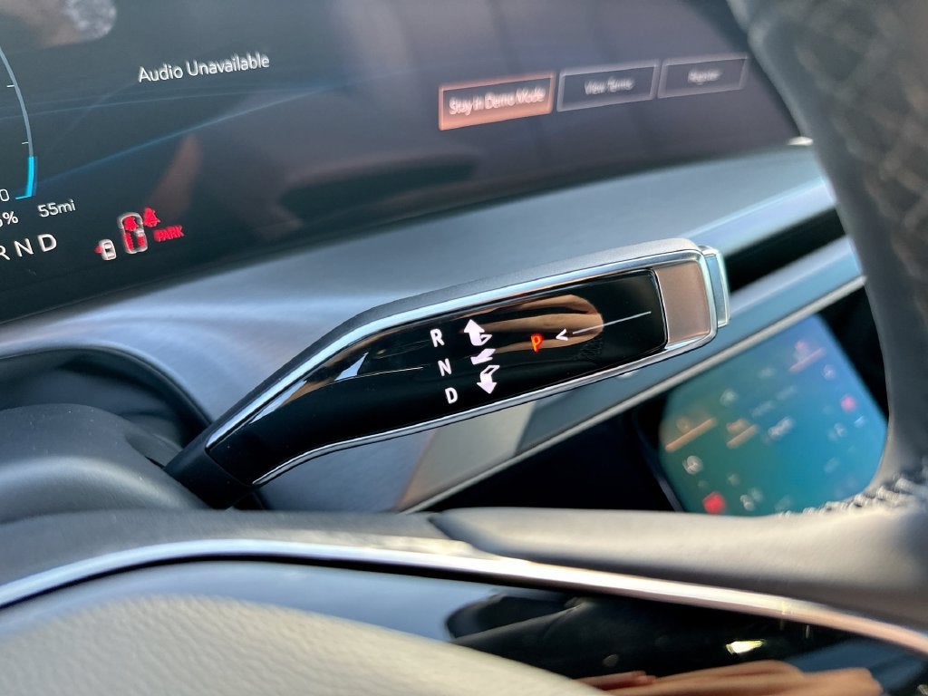2027 Cadillac VISTIQ Luxury