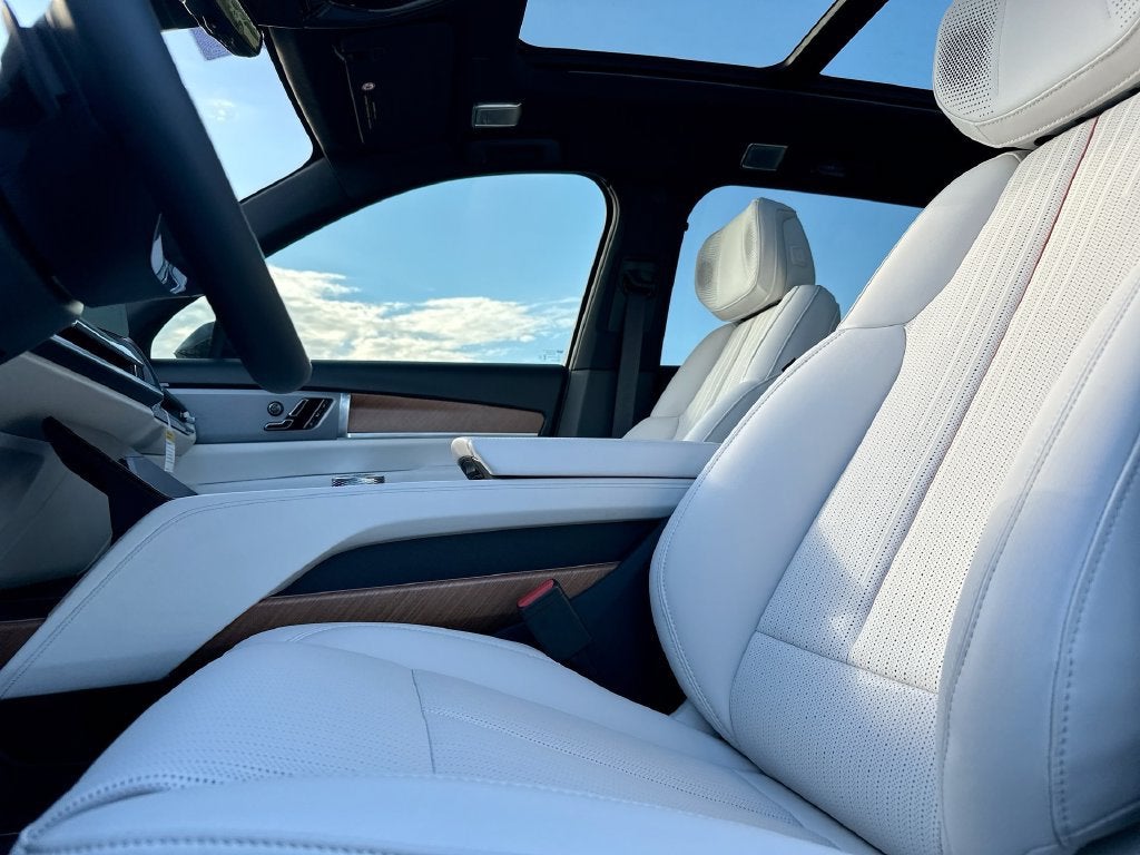 2027 Cadillac VISTIQ Luxury