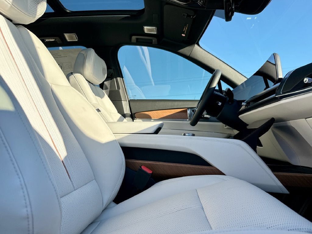 2027 Cadillac VISTIQ Luxury
