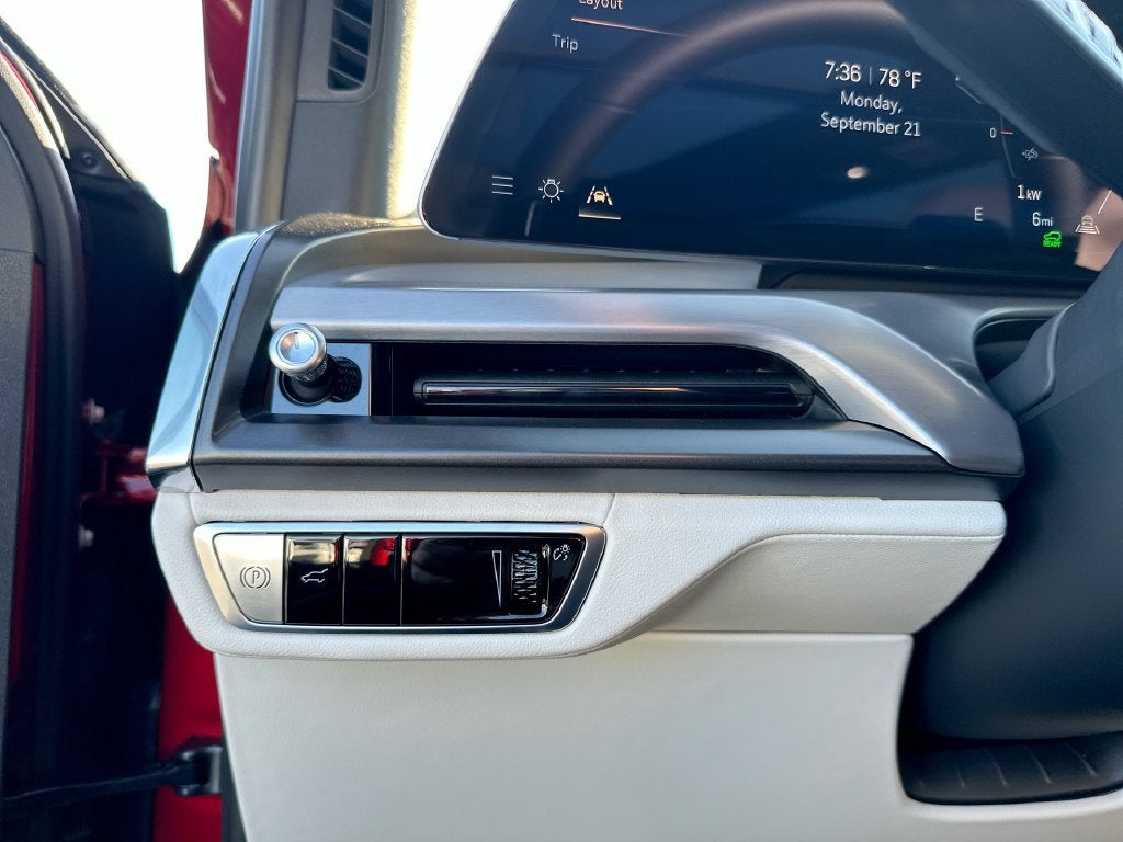 2027 Cadillac VISTIQ Luxury