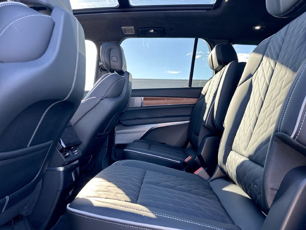 2027 Cadillac VISTIQ Premium Luxury