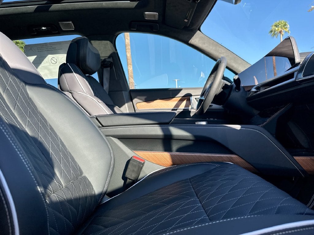 2027 Cadillac VISTIQ Premium Luxury
