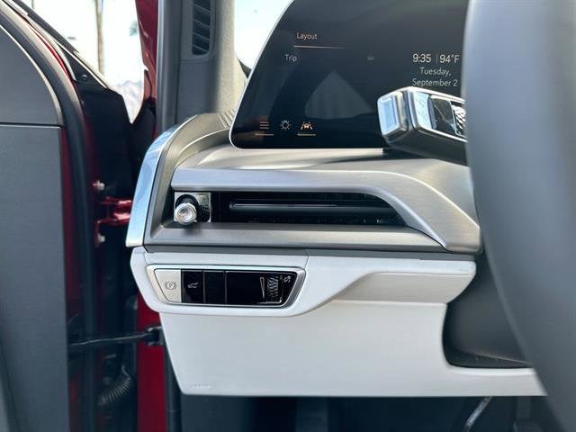 2026 Cadillac VISTIQ Sport