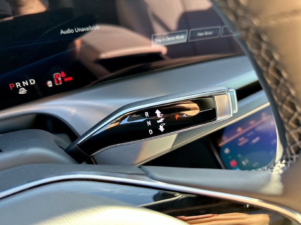 2027 Cadillac VISTIQ Sport