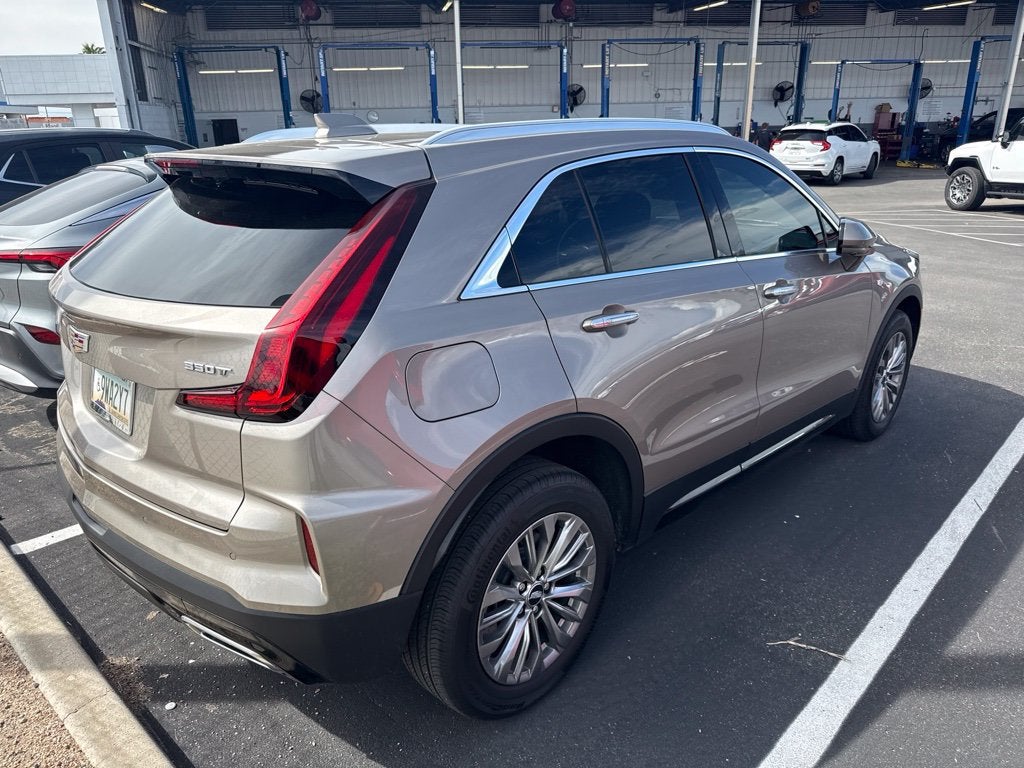 2025 Cadillac XT4 Premium Luxury