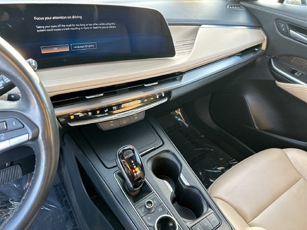 2025 Cadillac XT4 Premium Luxury