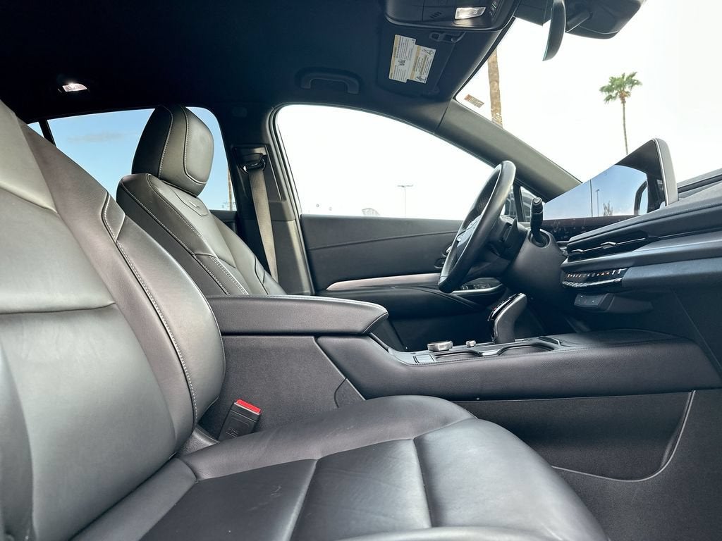 2025 Cadillac XT4 Premium Luxury