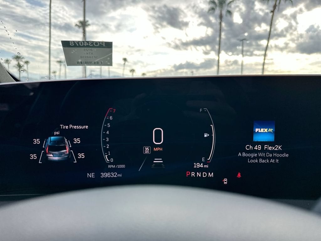 2025 Cadillac XT4 Premium Luxury