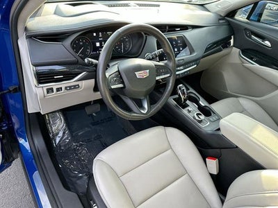 2023 Cadillac XT4 Premium Luxury