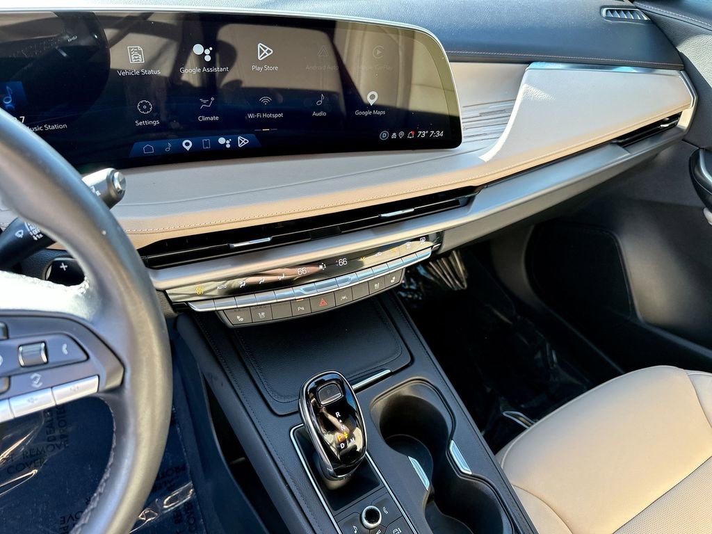 2024 Cadillac XT4 Premium Luxury