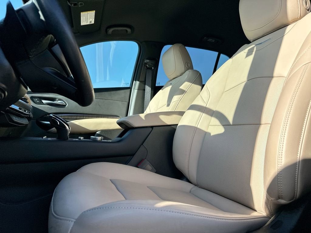 2024 Cadillac XT4 Premium Luxury