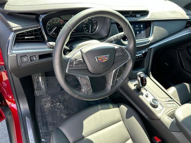 2025 Cadillac XT5 Luxury