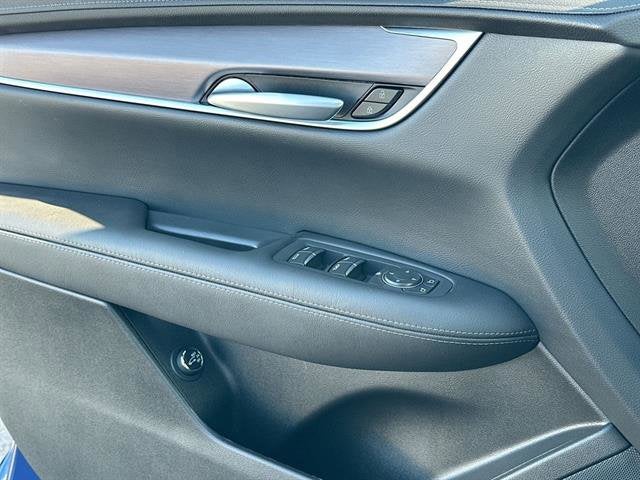 2025 Cadillac XT5 Luxury