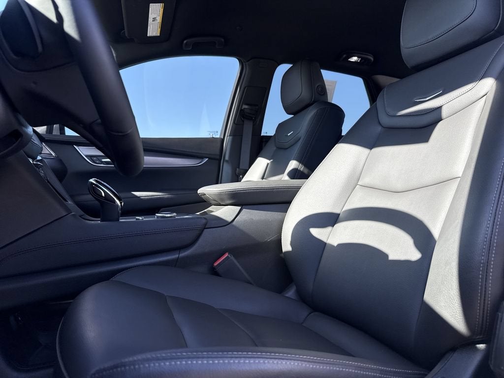 2026 Cadillac XT5 Luxury
