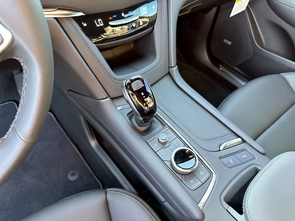 2026 Cadillac XT5 Luxury