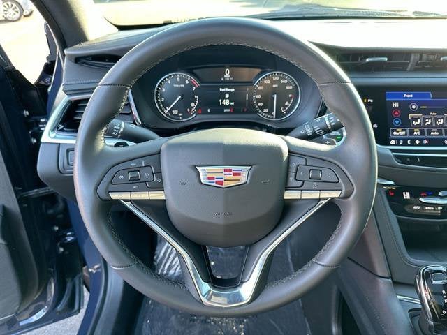 2025 Cadillac XT6 Luxury