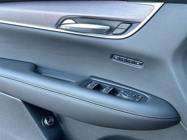 2025 Cadillac XT6 Luxury