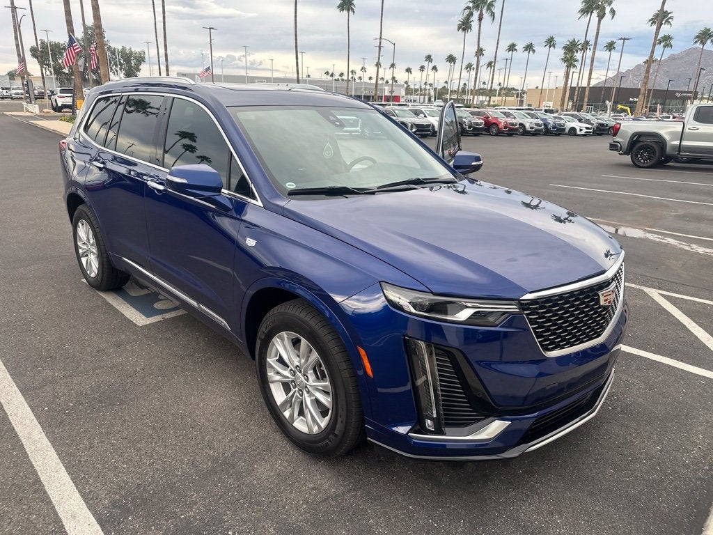 2025 Cadillac XT6 Luxury