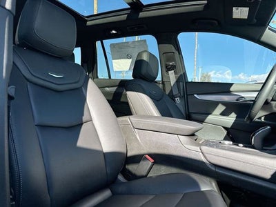 2025 Cadillac XT6 Luxury