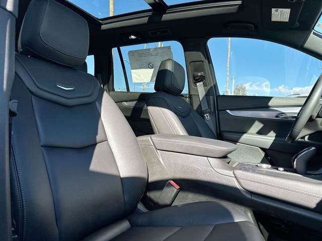 2025 Cadillac XT6 Luxury