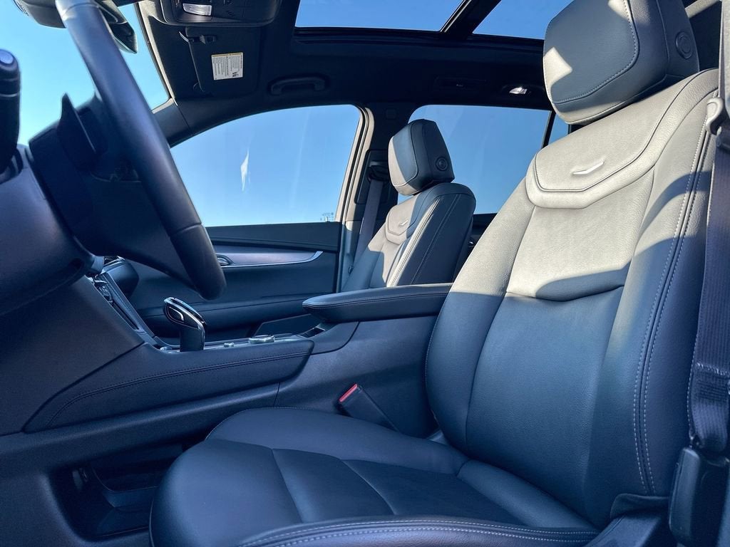 2025 Cadillac XT6 Luxury