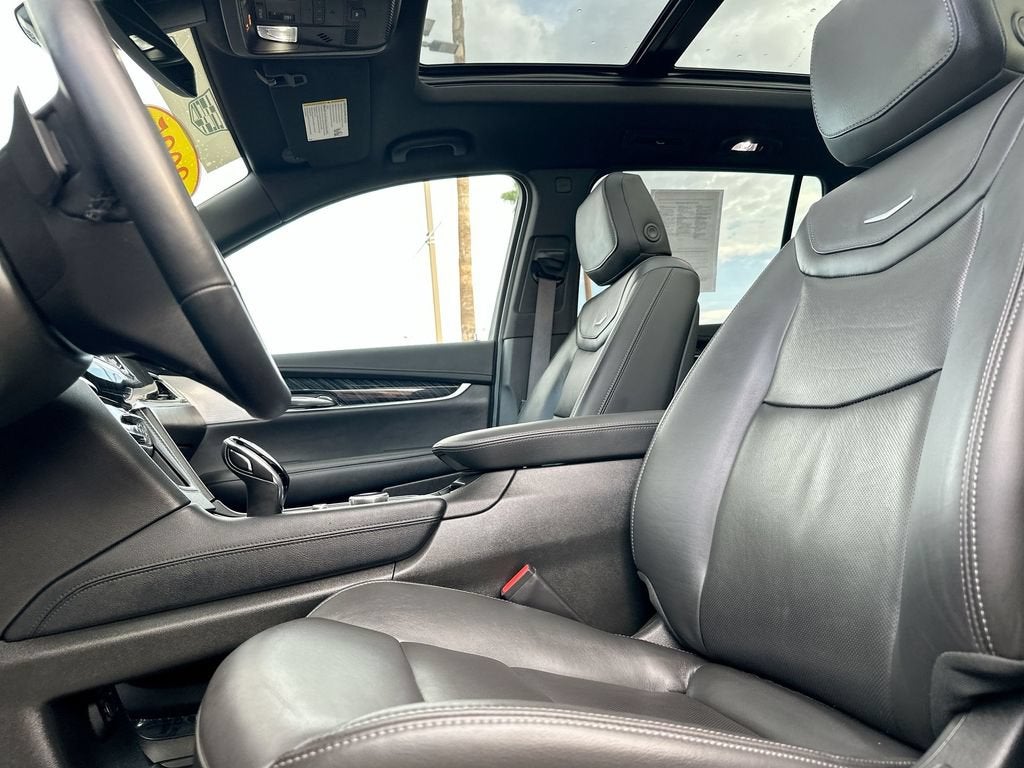 2025 Cadillac XT6 Premium Luxury