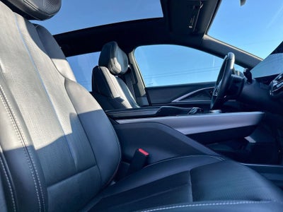 2024 Cadillac LYRIQ Luxury 2