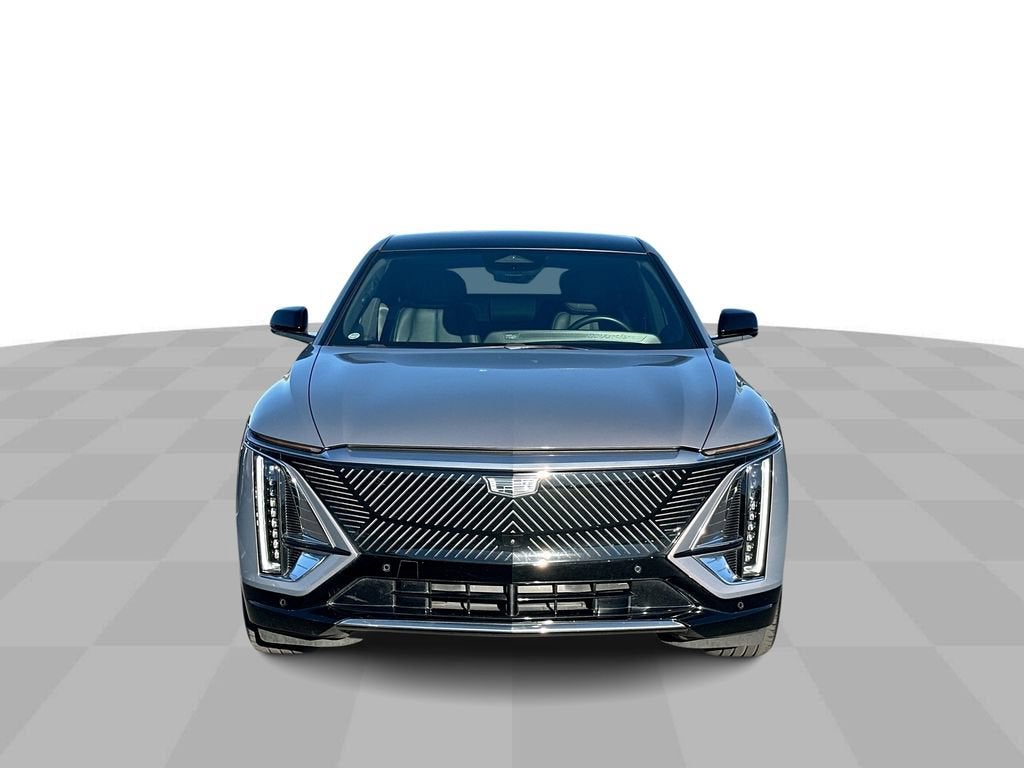 2024 Cadillac LYRIQ Luxury 2