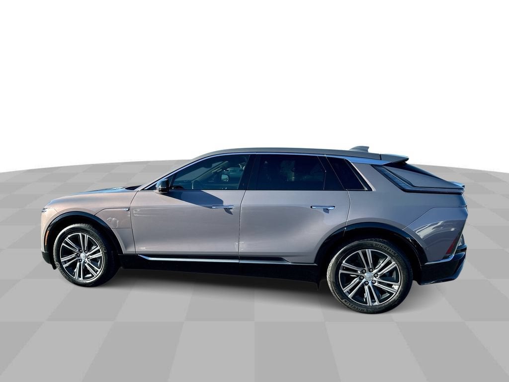 2024 Cadillac LYRIQ Luxury 2