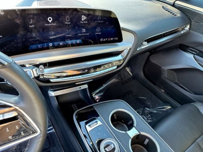 2024 Cadillac LYRIQ Luxury 2