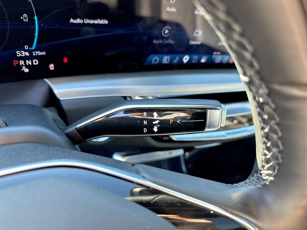 2024 Cadillac LYRIQ Luxury 2