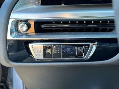 2024 Cadillac LYRIQ Luxury 2