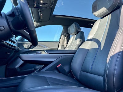 2024 Cadillac LYRIQ Luxury 2