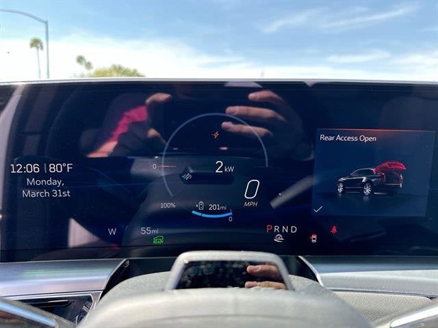 2025 Cadillac LYRIQ Luxury 2