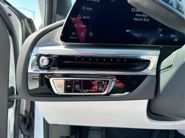 2025 Cadillac LYRIQ Luxury 2