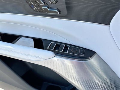 2025 Cadillac LYRIQ Luxury 2