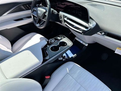 2025 Cadillac LYRIQ Luxury 2