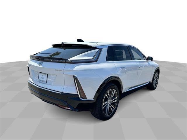 2025 Cadillac LYRIQ Luxury 2