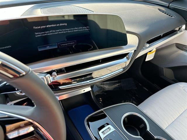 2025 Cadillac LYRIQ Sport 2