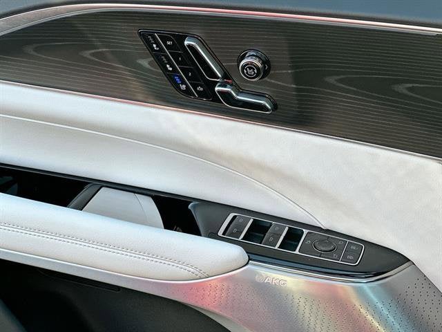 2025 Cadillac LYRIQ Sport 2