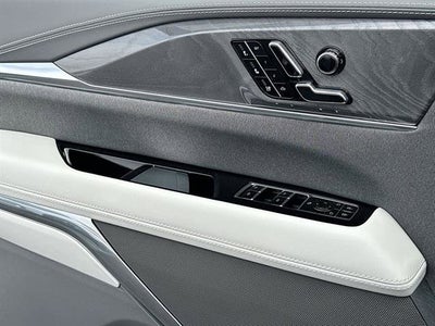 2026 Cadillac ESCALADE IQL Sport