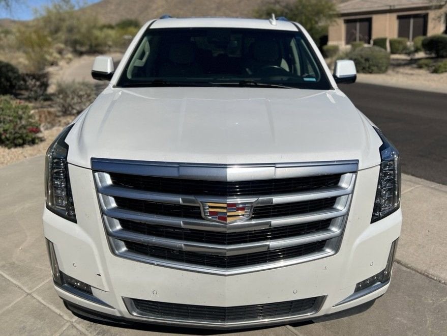 2018 Cadillac Escalade Luxury