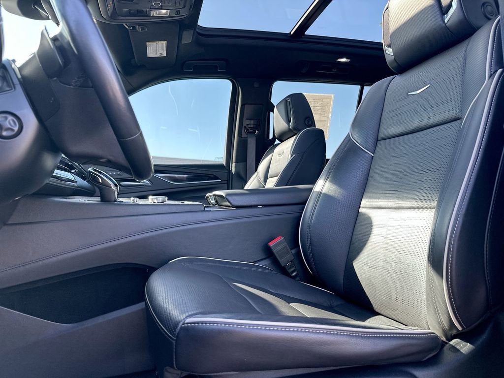 2023 Cadillac Escalade Sport