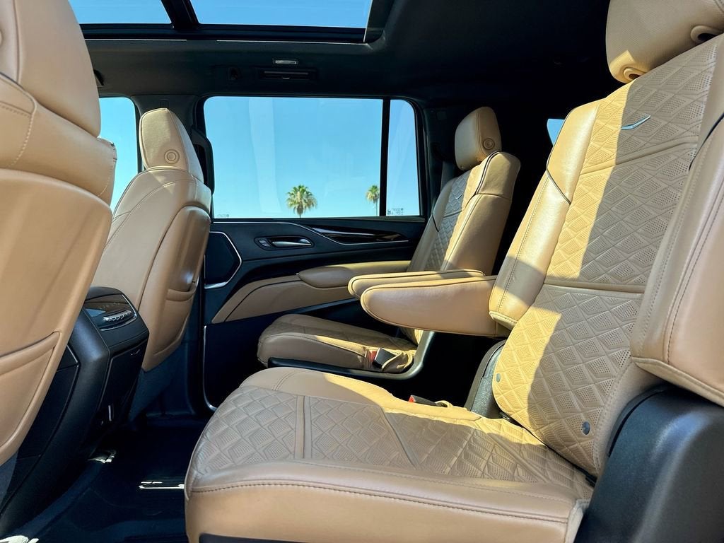 2022 Cadillac Escalade ESV Premium Luxury