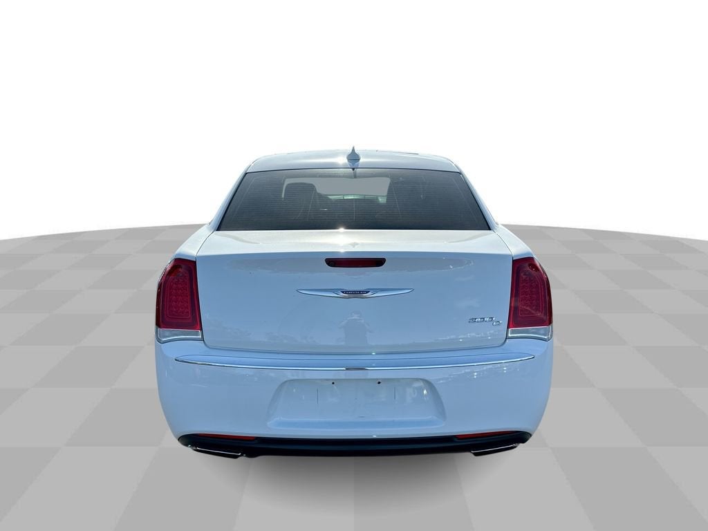 2017 Chrysler 300 300C